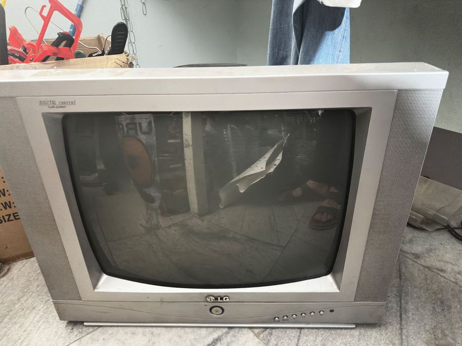 Lg televizor 2006yil
