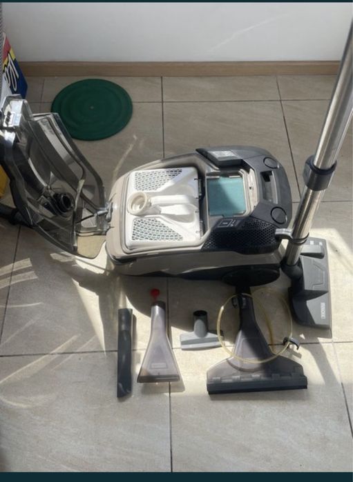 Продам пылесос моющий