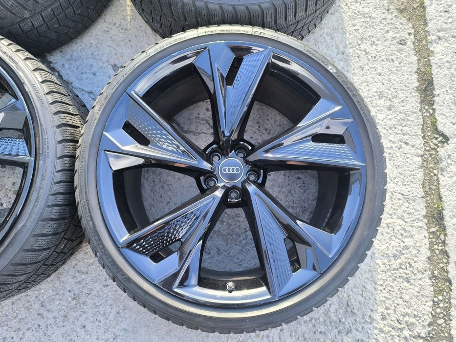 22 цола джанти със зимни гуми за AUDI RS6 C8 и RS7 C8