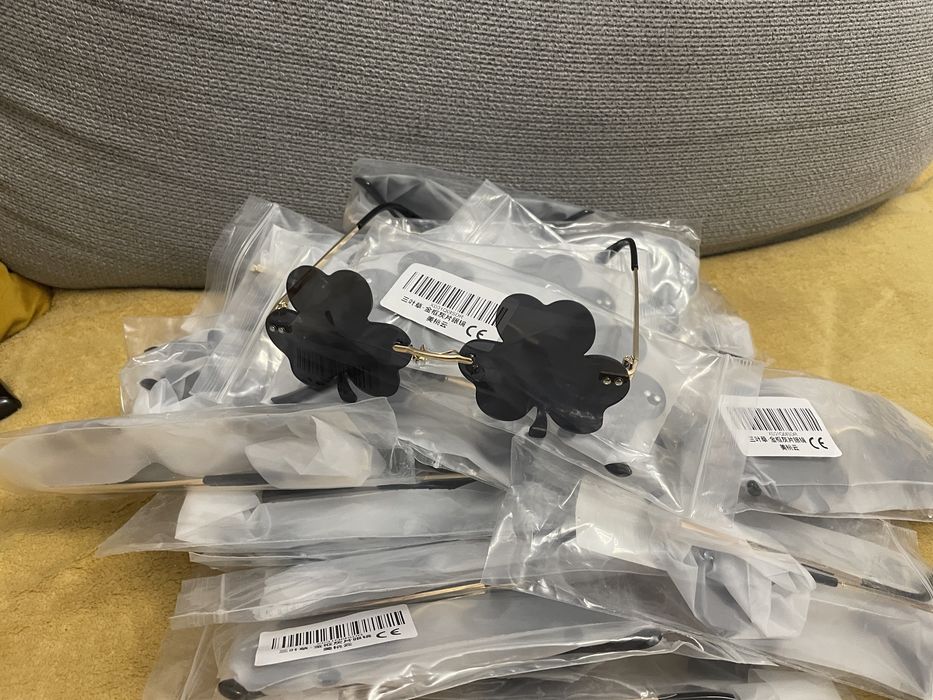 Ochelari in forma de trefla