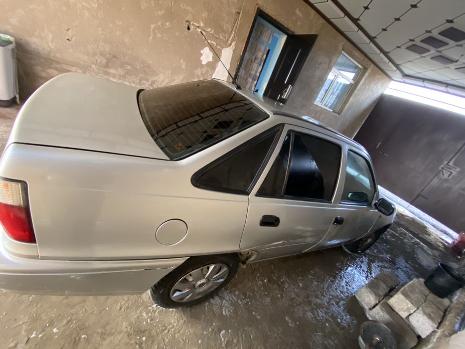 Продается нехия 1 2005 года