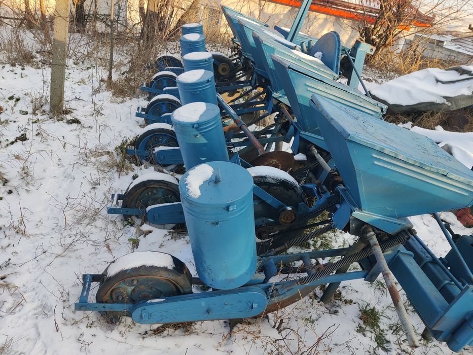 Vând Semănătoare Porumb spc8