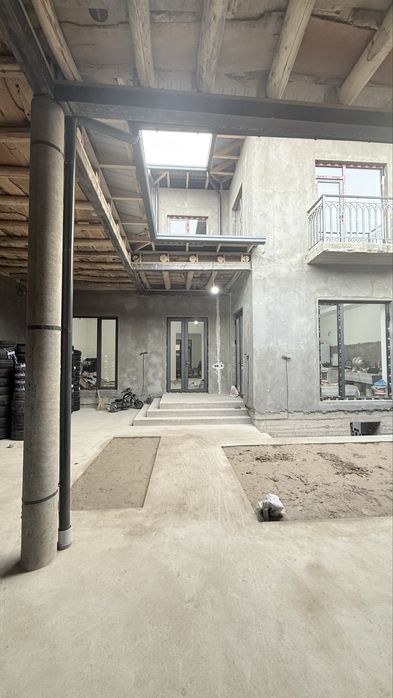 Sergli kiya salon orqasda 3 sotu uy ozim uchun qurgaman