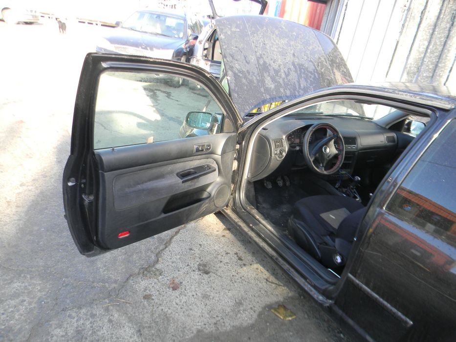 Dezmembrari  VW GOLF 4  1997  > 2006 1.6 16V Benzina
