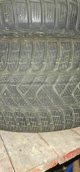 Зимни гуми 245 45 18 Yokohama/Pirelli
