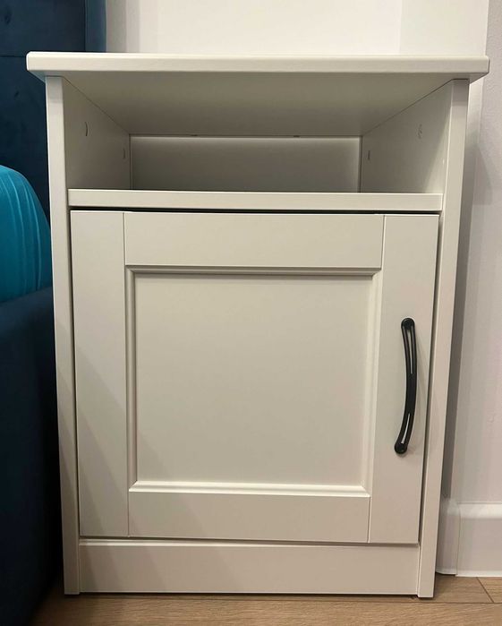 Set dormitor IKEA SONGESAND – comodă 6 sertare + 2 noptiere, alb
