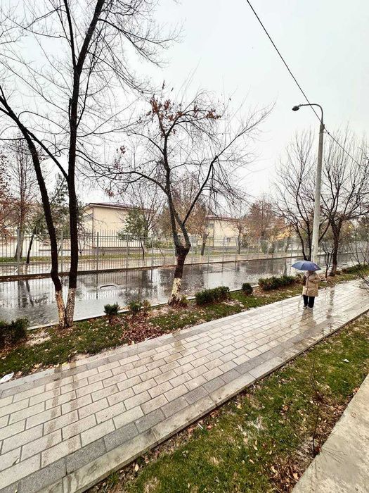 Продаётся 2 комнатная квартира можно под бизнес 1 этаж