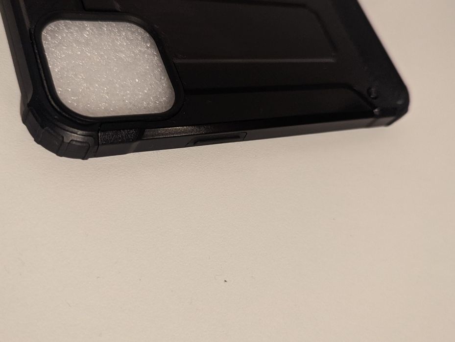 HUSA iPhone 13 Pro, Antisoc, Structura Hibrida, Negru