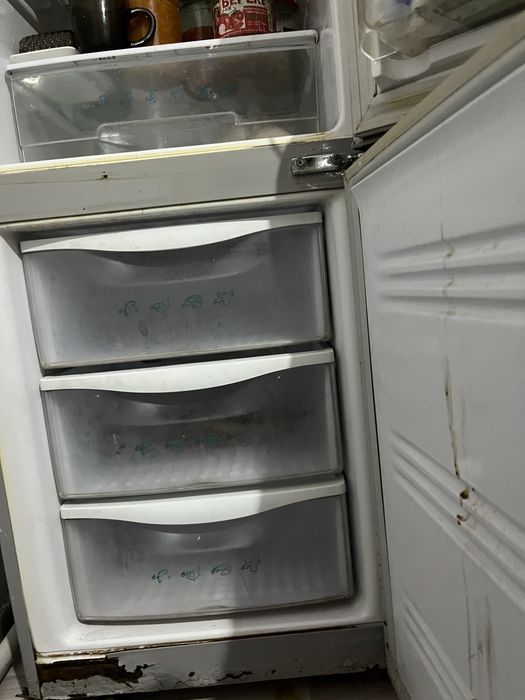 Холодильник сатылады срочна