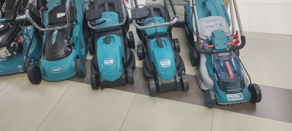 Продается газонакосилка