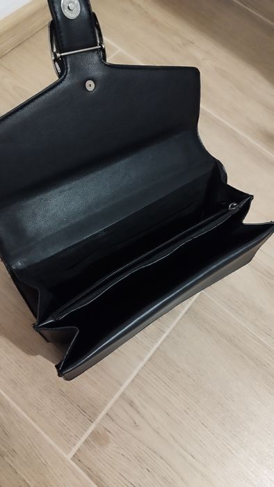 Дамска чанта  .Фешан.Много удобна и спортното елегантна