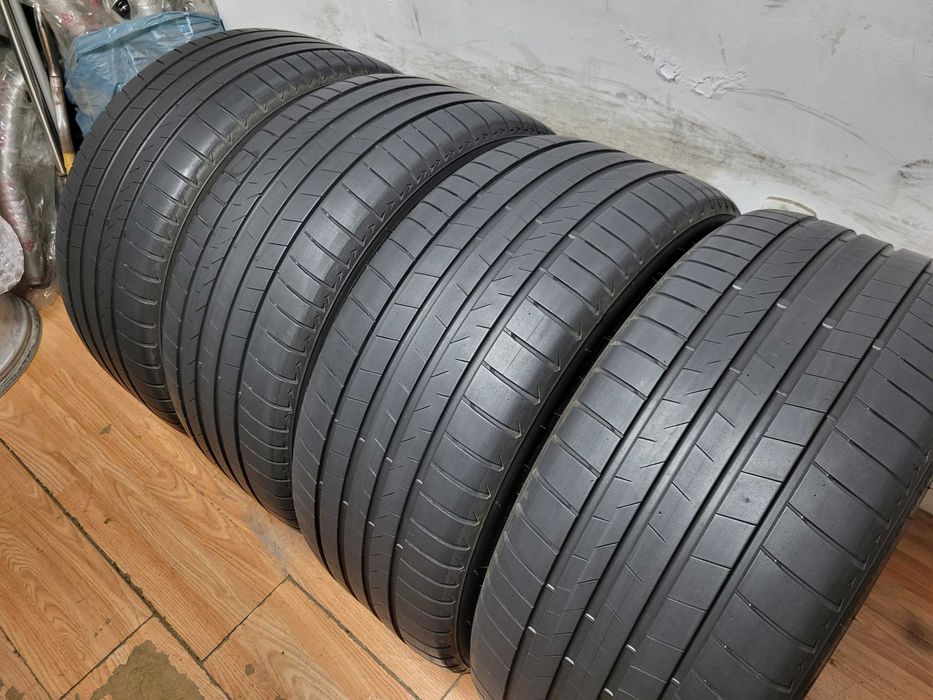 285/35/22 Bridgestone 23 г. / летни гуми