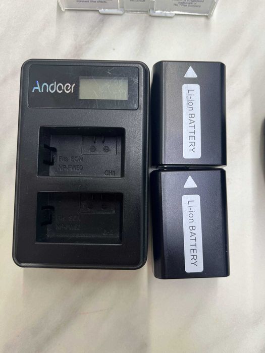 Sony A6300 + обективи и пълно оборудване