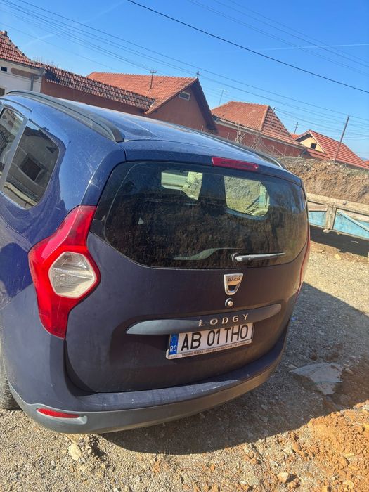Vând Dacia Lodgy
