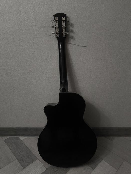 Акустическая гитара