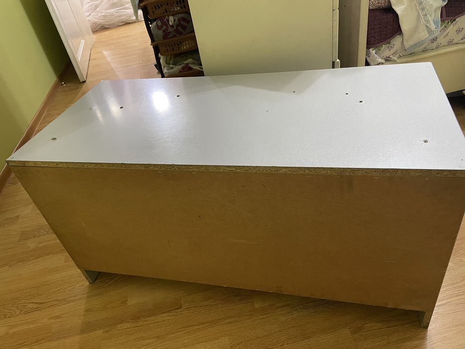 Шкаф универсальный двухдверный