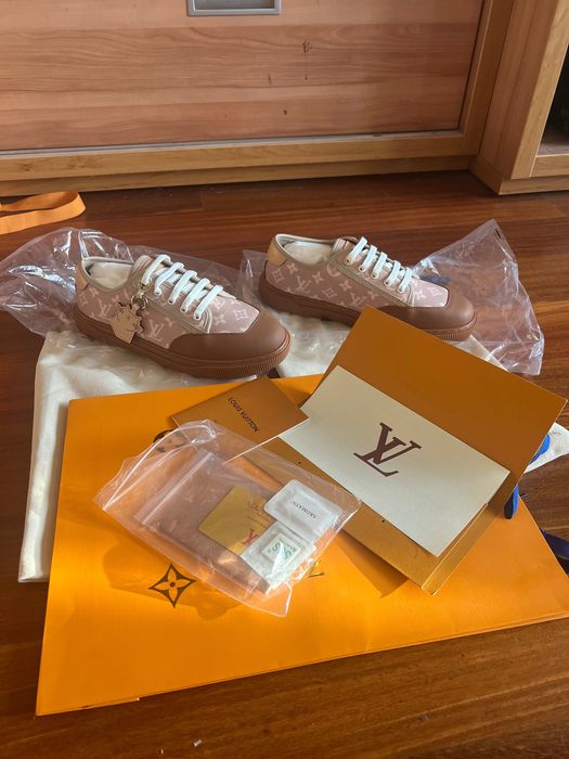 Louis Vuitton обувки