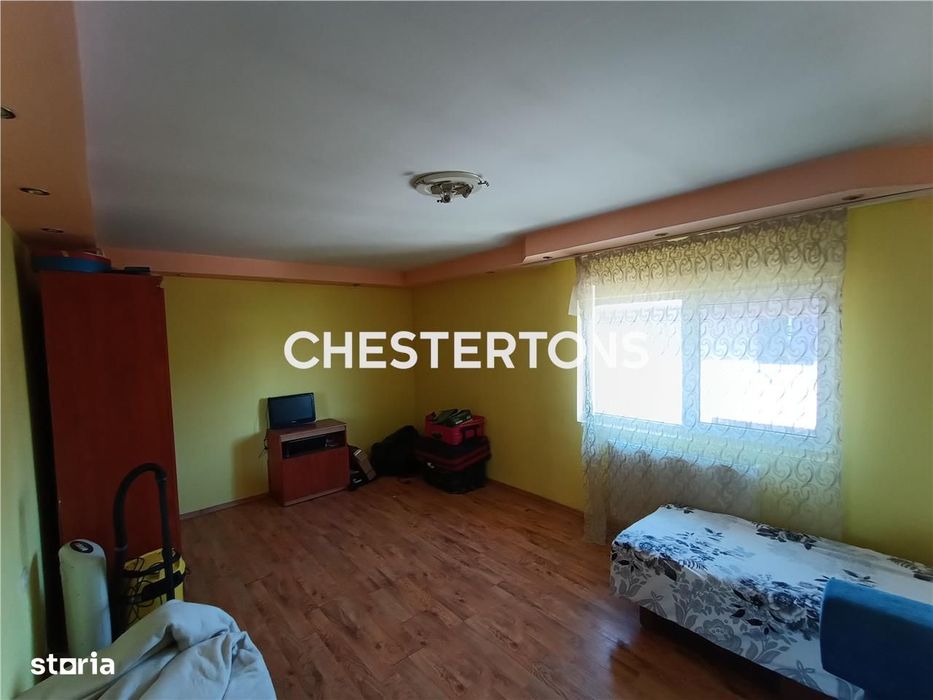 Casa deosebita cu etaj si mansarda plus anexa de 44mp si curte de pest