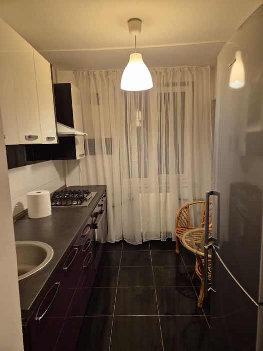 Inchiriez apartament 3 camere central