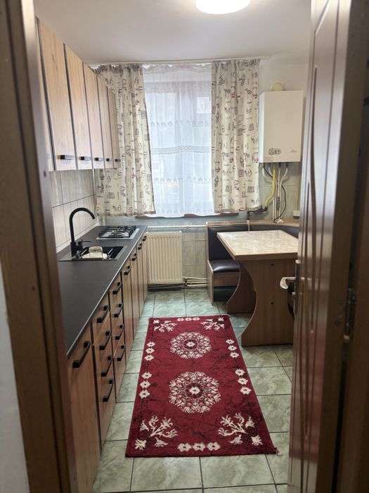 Inchiriez ap cu 2 camere zona centru