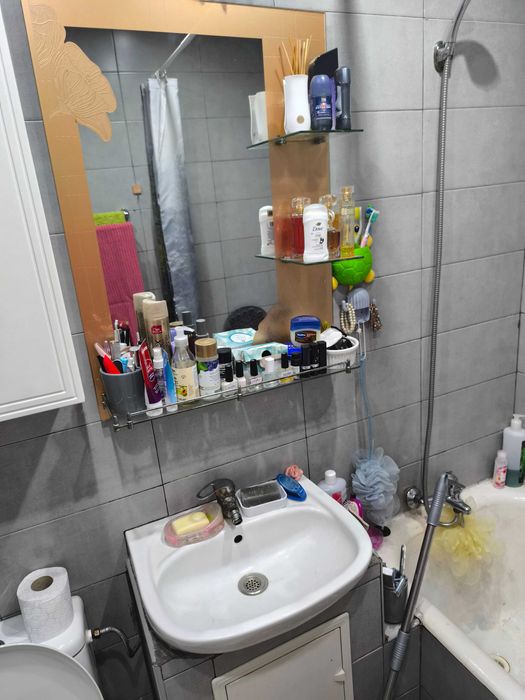 Vand garsonieră Calea Moldovei 12