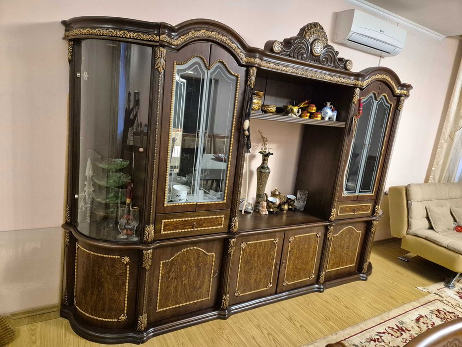 Горка (сервант, стенка) для гостиной