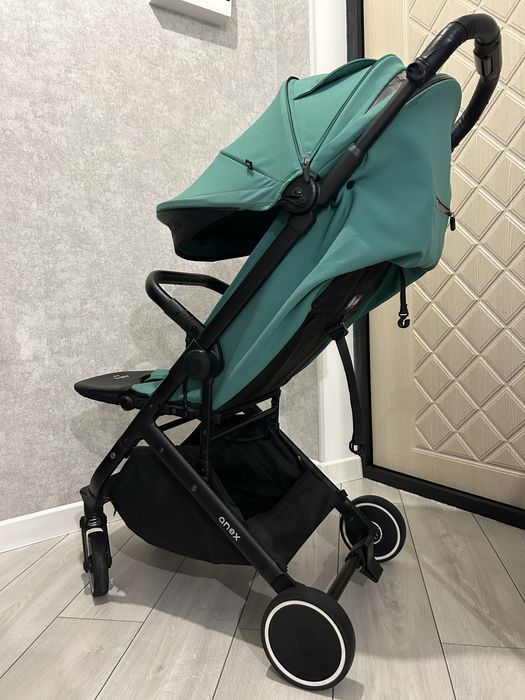 Продам коляску anex хорошем состаяние