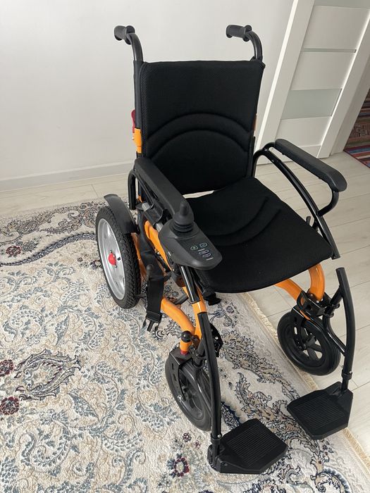 Инвалидная коляска с электроприводом