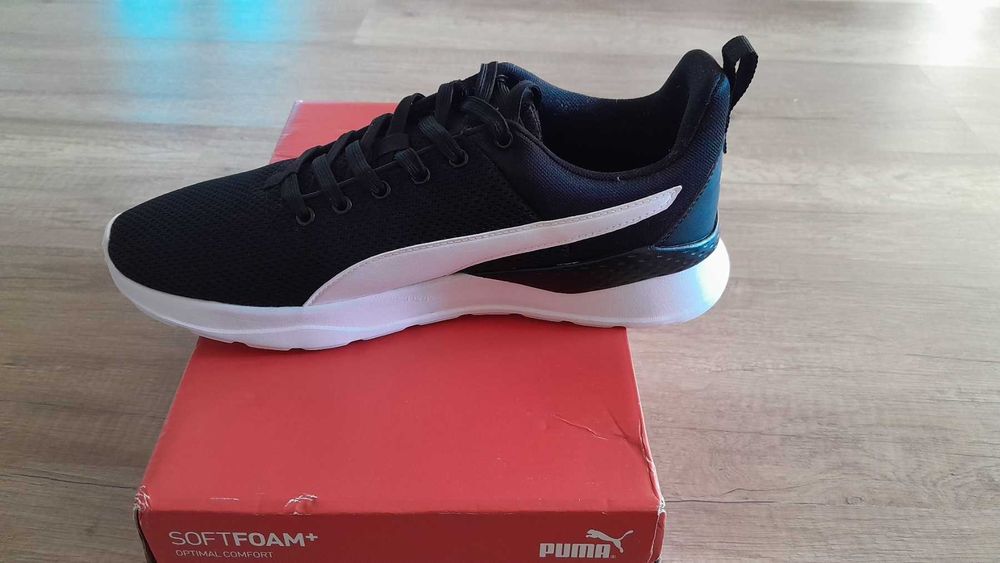Оригинални чисто нови маратонки Puma 42