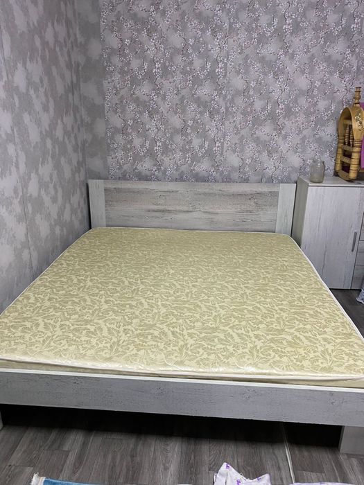 Кроват+ тумба продам