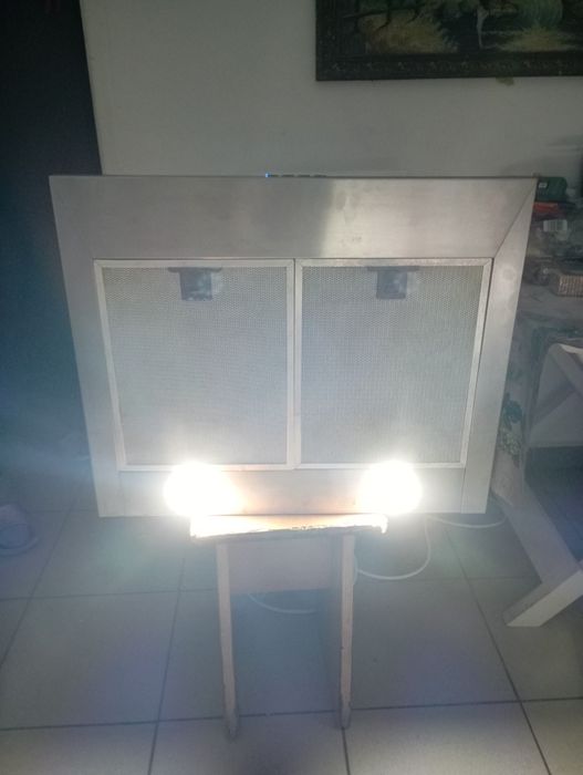 Hota bucătărie în conditi foarte bune