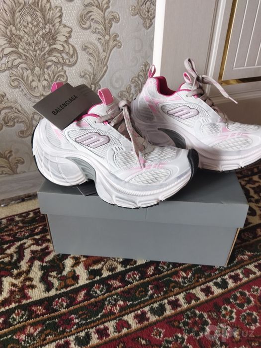 Balenciaga krasofka