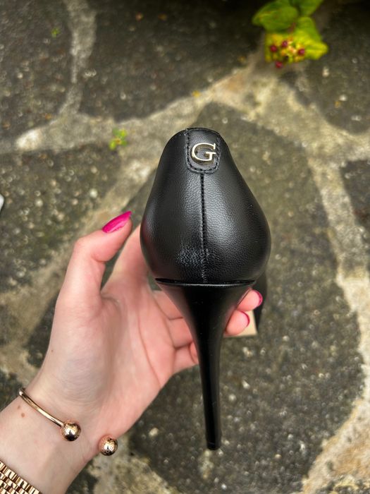 Guess черни обувки