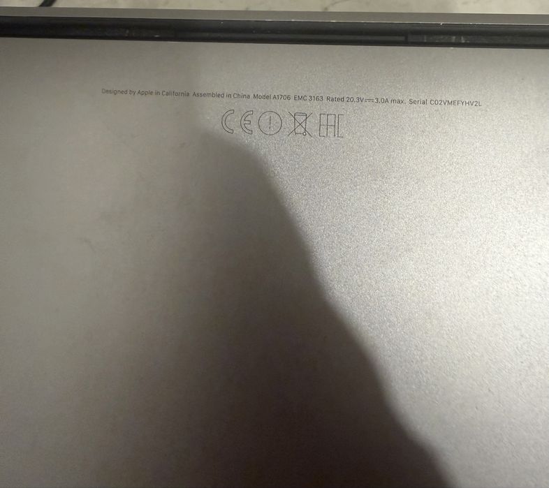 MacBook Pro 13" 2016 Touch Bar (A1706) - pentru piese sau reparatie