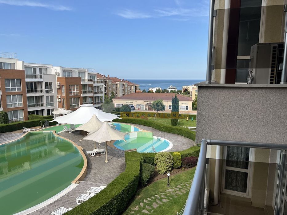 Продава се Тристаен апартамент в Черноморец - 77 кв.м за 762 €/кв.м - Снимка #2