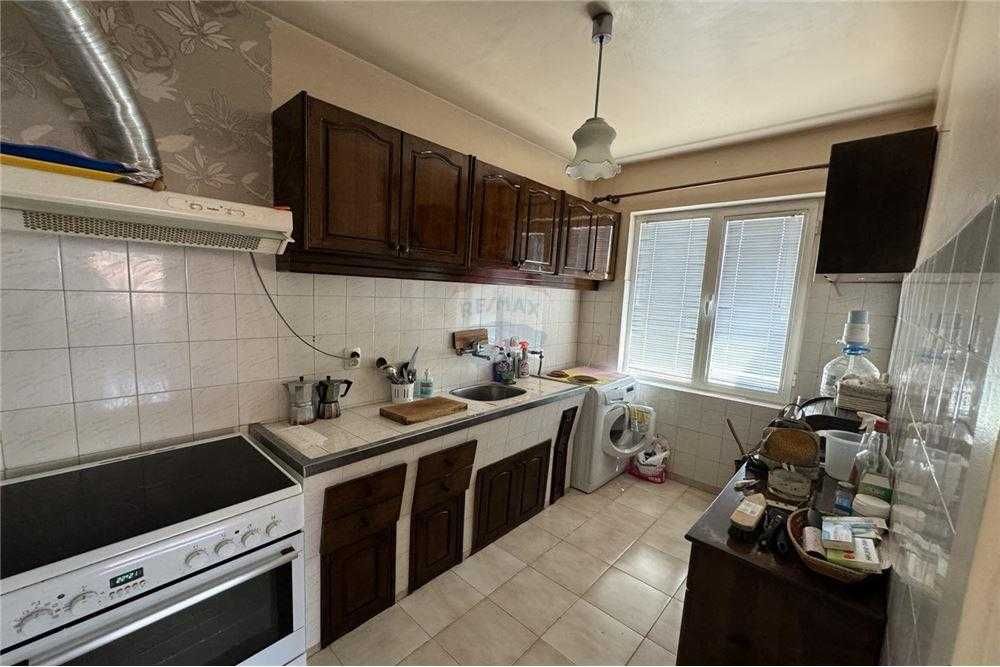 Продава се Етаж от къща в Шумен, Томбул джамия - 109 кв.м за 1264 €/кв.м - Снимка #12