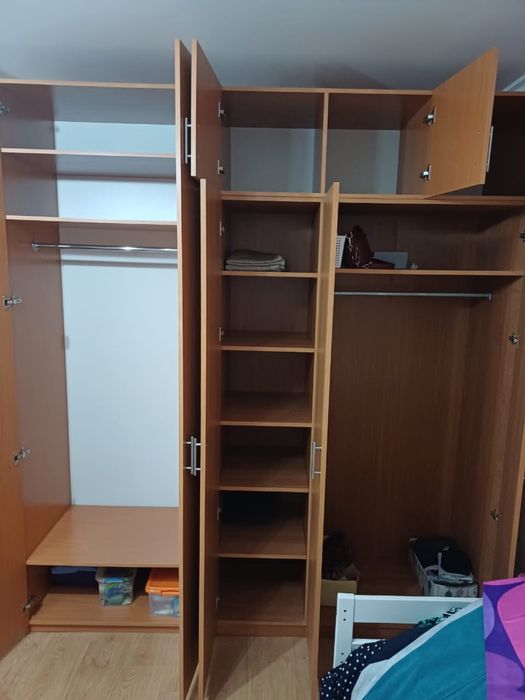 Продам шкаф вместительный