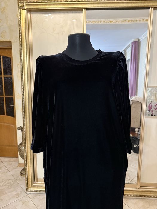 Платье бархатное