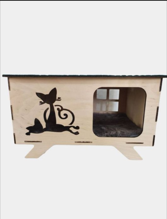 Красивый домик-лежак для кошек