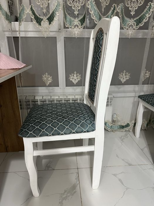 Стулья кухонные 4 шт