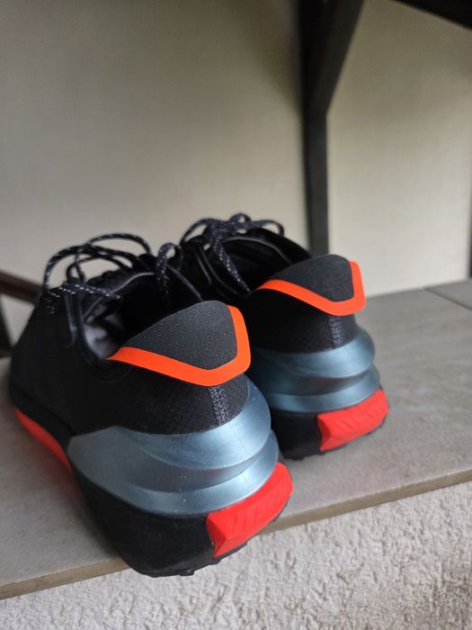 Adidas Avryn 'Black Solar Red'