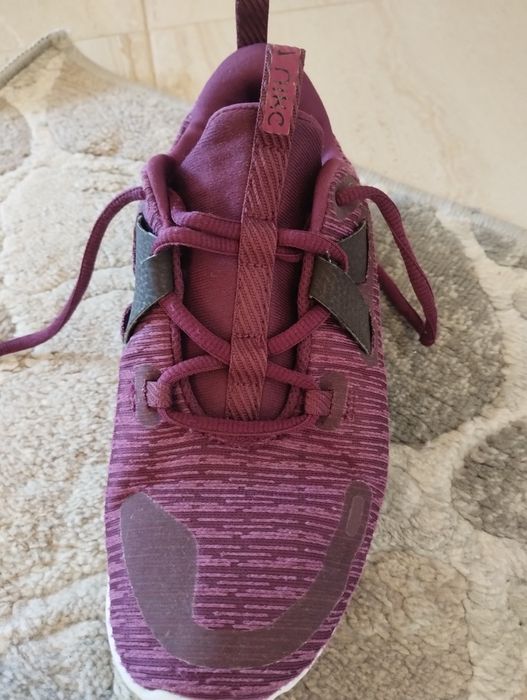 Дамски спортни обувки на Найк