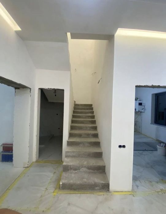 Мирзо Улугбек туман IT PARK атрофида 2 Каватли  6 Хонали ХОВЛИ сотилво