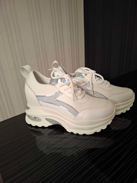 Дамски обувки  спортни 36 ,37 и 38