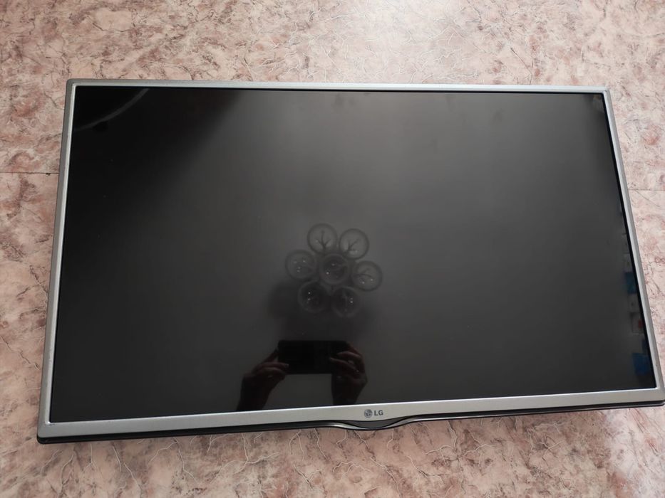Продам телевизор LG