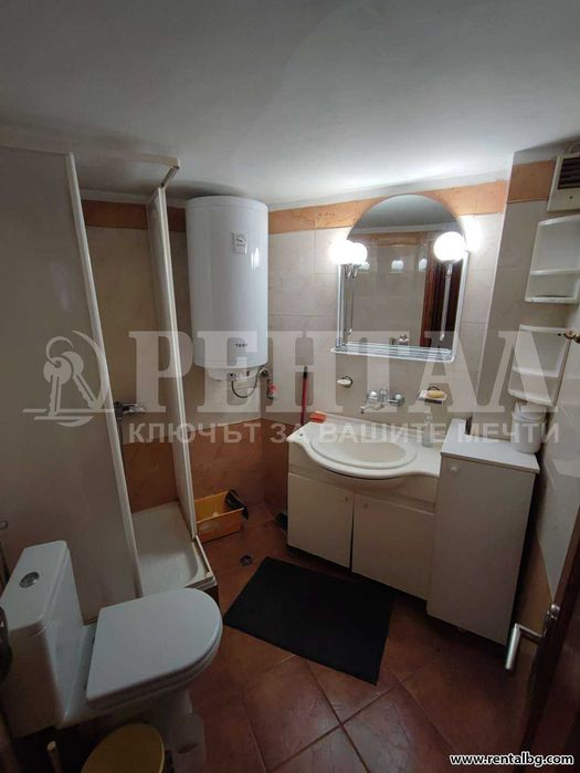 Дава се под наем Тристаен апартамент в Пловдив, Център - 97 кв.м за 561 € - Снимка #3