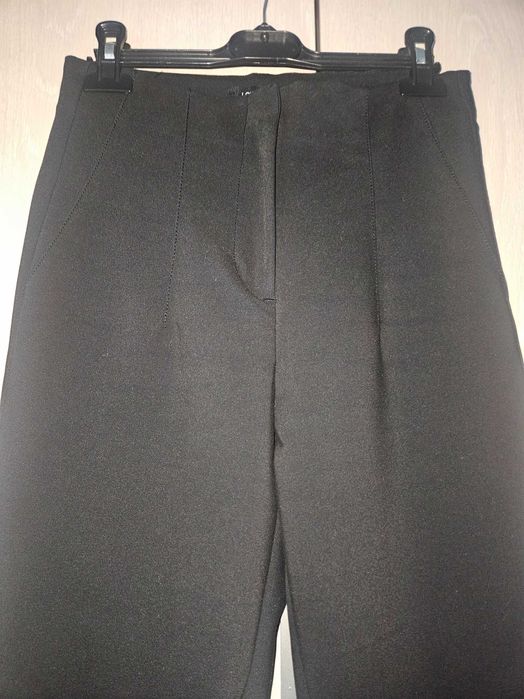 Pantaloni cu pensr marimea 36