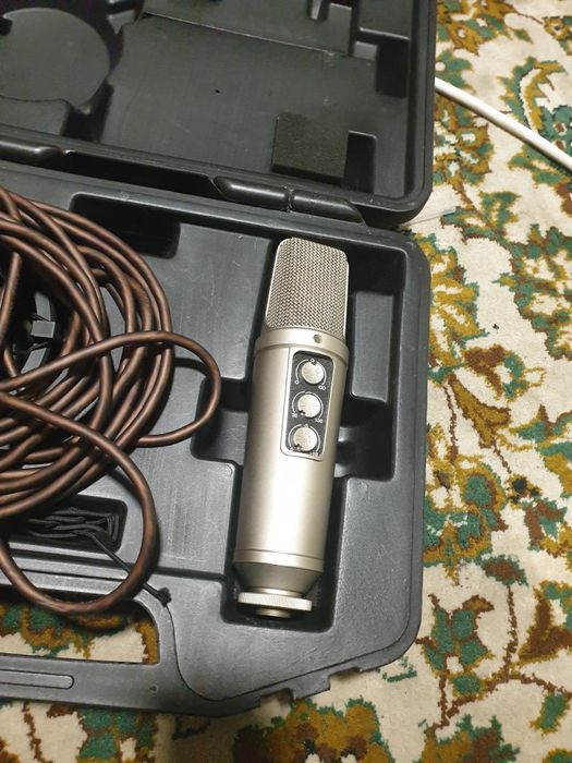 Конденсаторный микрофон Rode NT2000