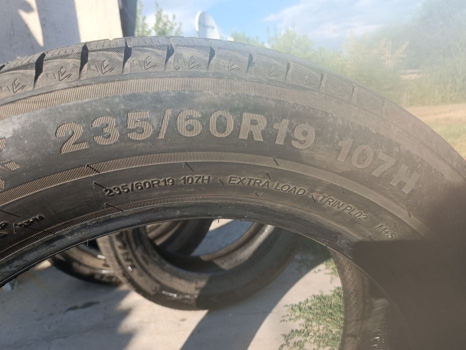Продаётся комплект из 4 зимних шин R19