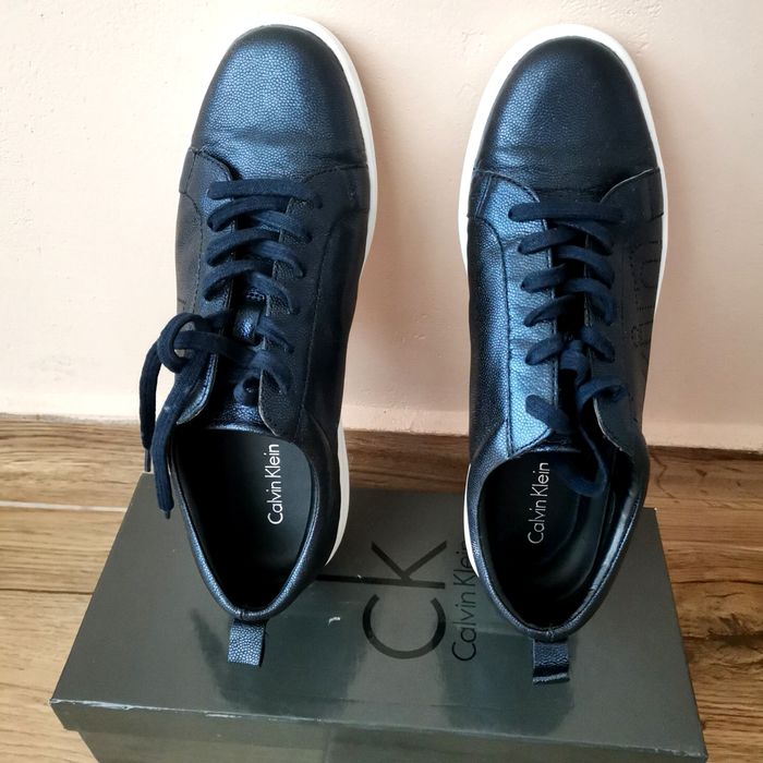 ! Оригинални сникърси Calvin Klein